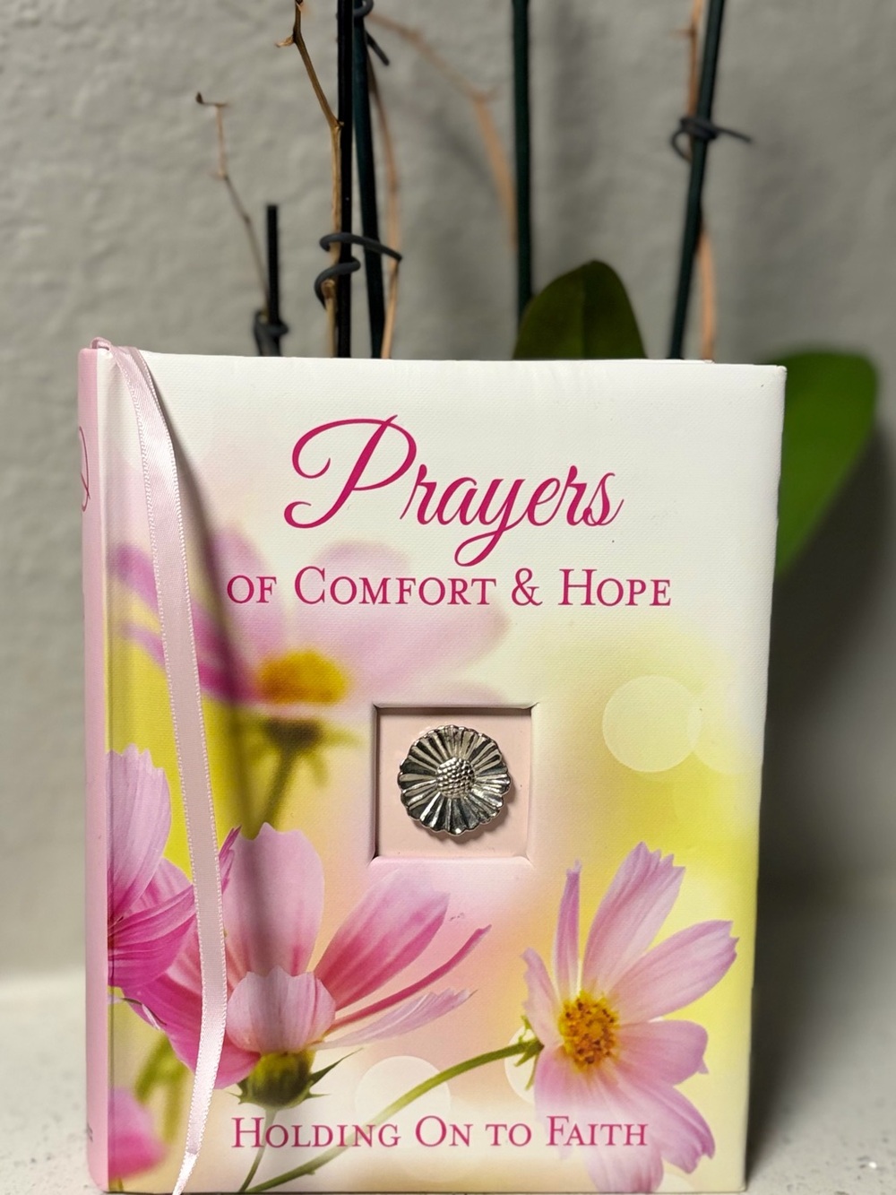 Prayers for Strength & Hope - Floral Pink Scented Body Book